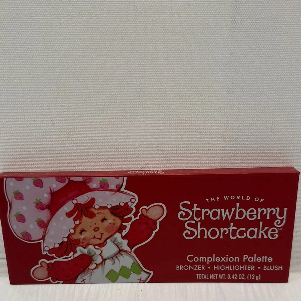Strawberry Shortcake Complexion Palette with Bronzer, Highlighter and Blush.